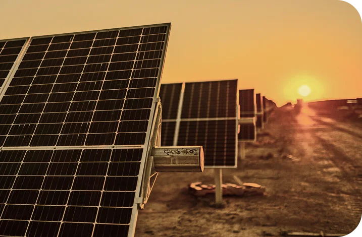 Солнечные панели на закате